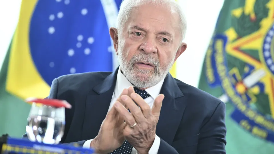 Em rede nacional, Lula explica programas Pé-de-Meia e Farmácia Popular